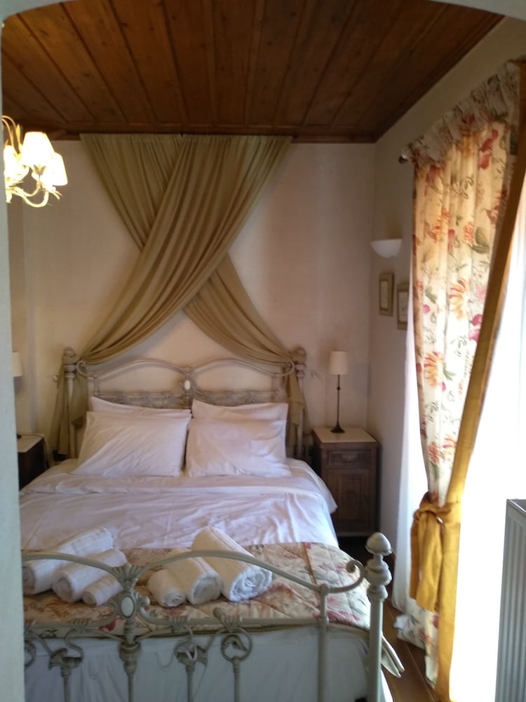 Deluxe Suite (Queen) photo 1