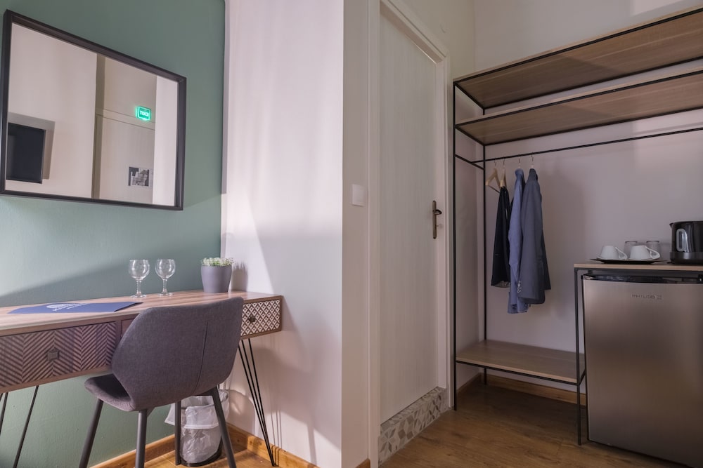 Single Room photo 2