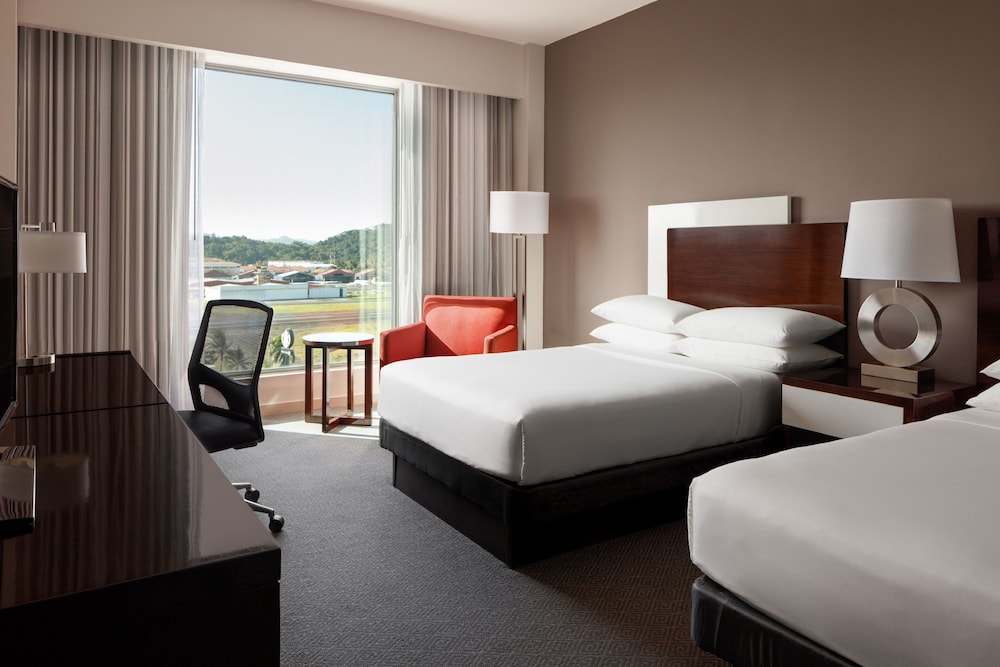 Deluxe Room, 2 Double Beds, City View photo 2