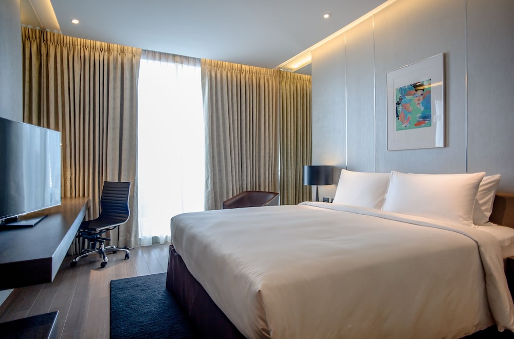 Club Room (Lounge Access) - Photo 2