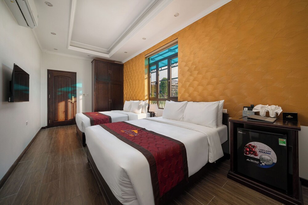Deluxe Quadruple Room, Bathtub photo 1