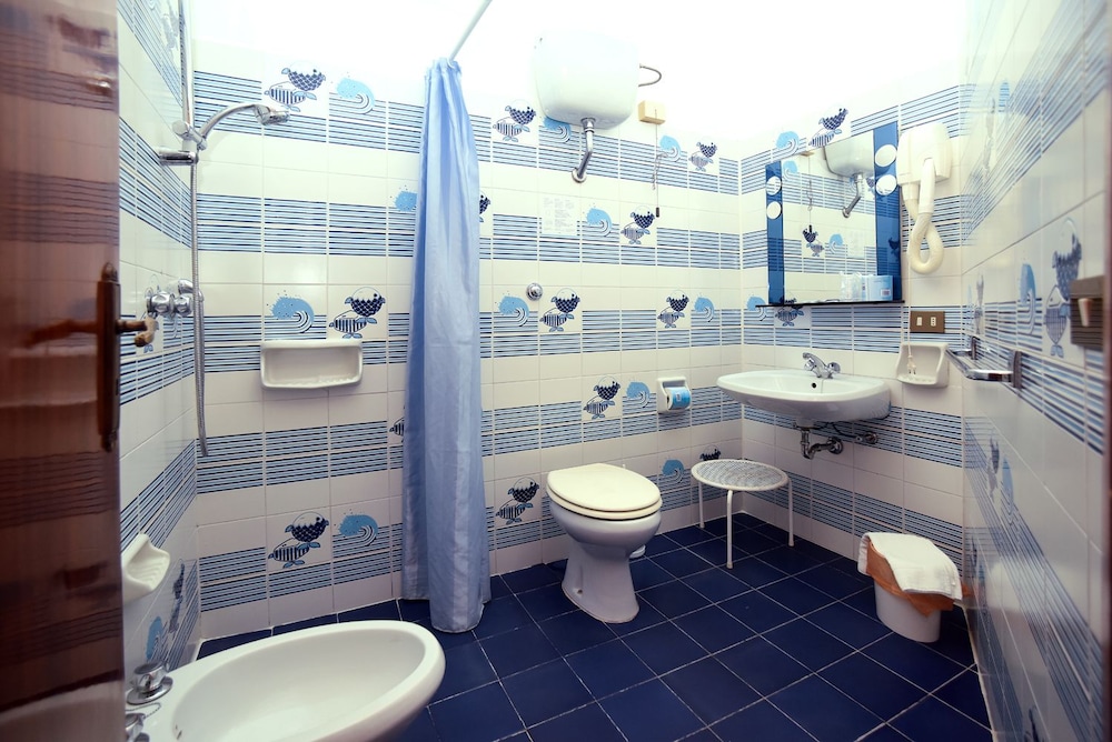 Economy Single Room, Private Bathroom photo 2