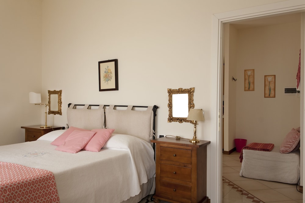 Basic Apartment, 1 Bedroom, Kitchenette photo 2