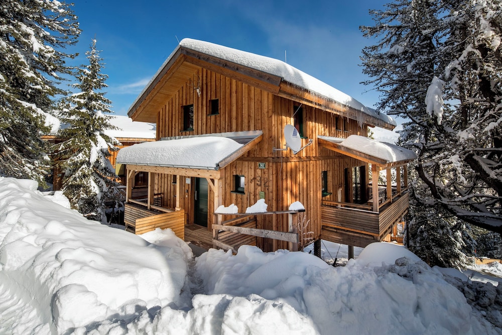 Ferienhaus # 32 mit IR-Sauna, Dampfdusche & Whirlpool innen