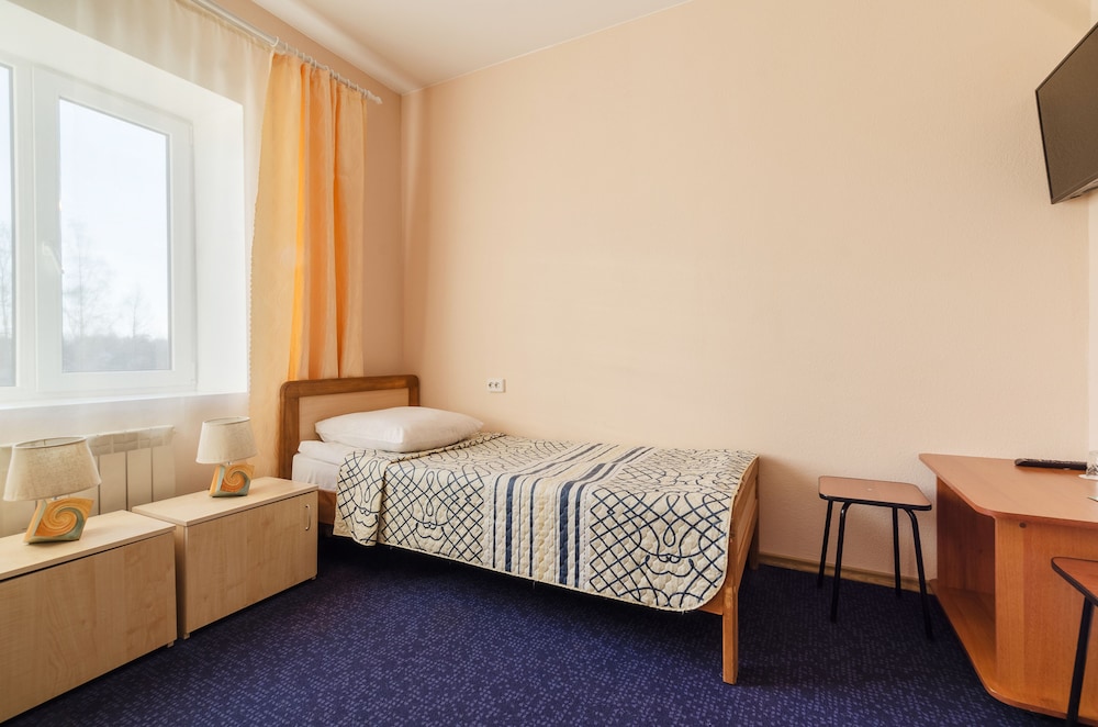 Economy Twin Room photo 2