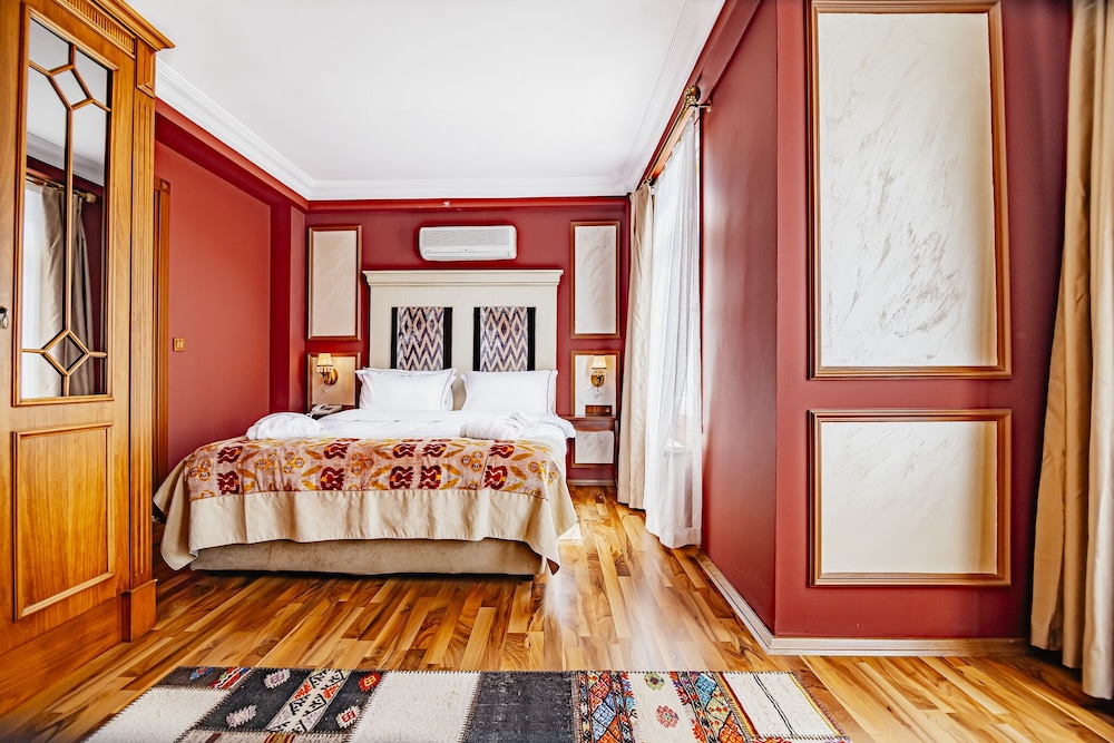 Deluxe Triple Room photo 2