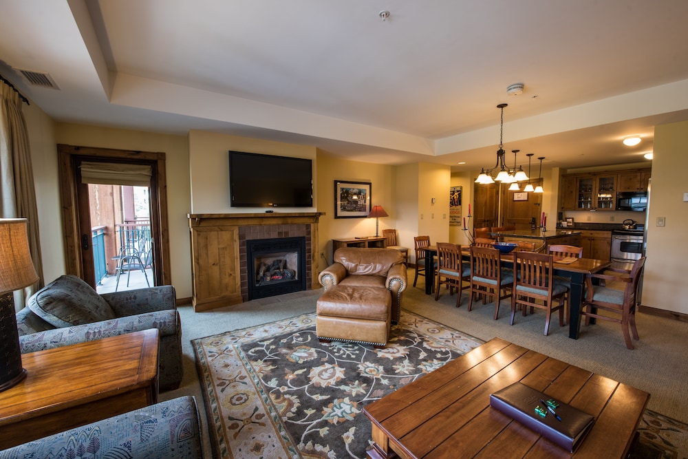 Condo, 2 Bedrooms, Mountain View