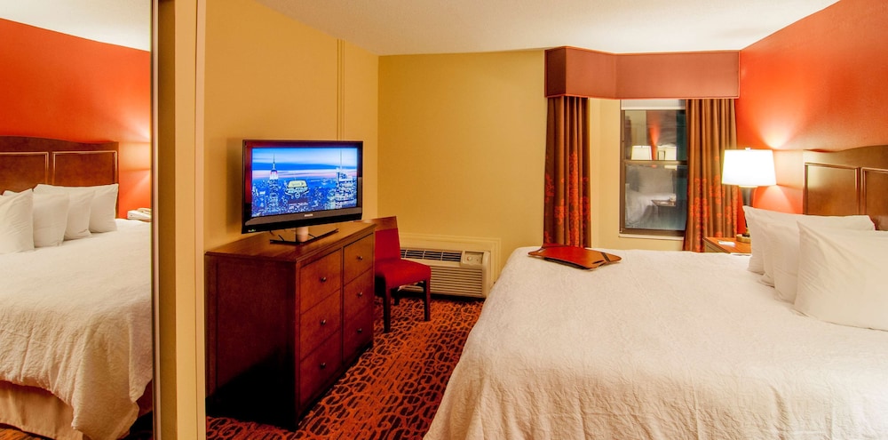 Suite, 1 King Bed, Accessible, Non Smoking