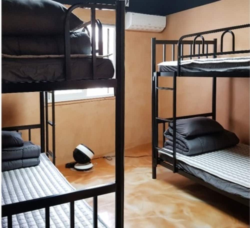 Shared Dormitory, Men Only (4 People) photo 1