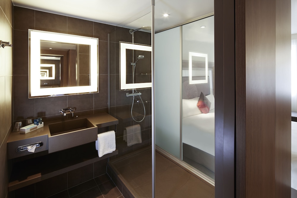 Premium Room, 1 Queen Bed (Executive) photo 2