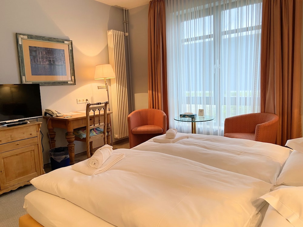 Basic Triple Room photo 2