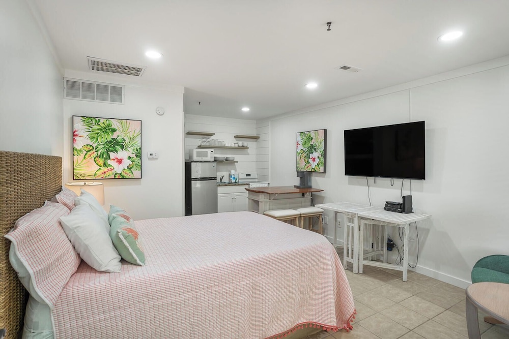 Room, Multiple Beds, Beach View photo 1