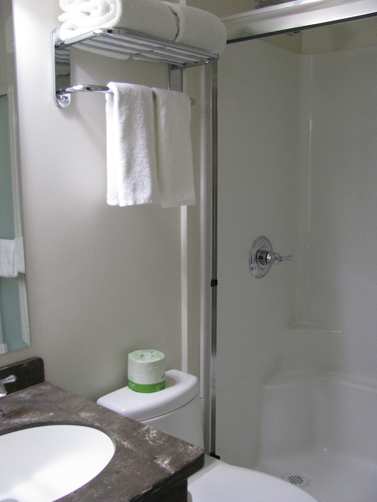 Standard Room, 1 King Bed photo 2