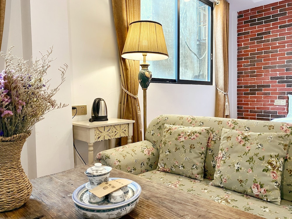 Design Twin Room (Mainland Chinese Citizen Only) photo 2