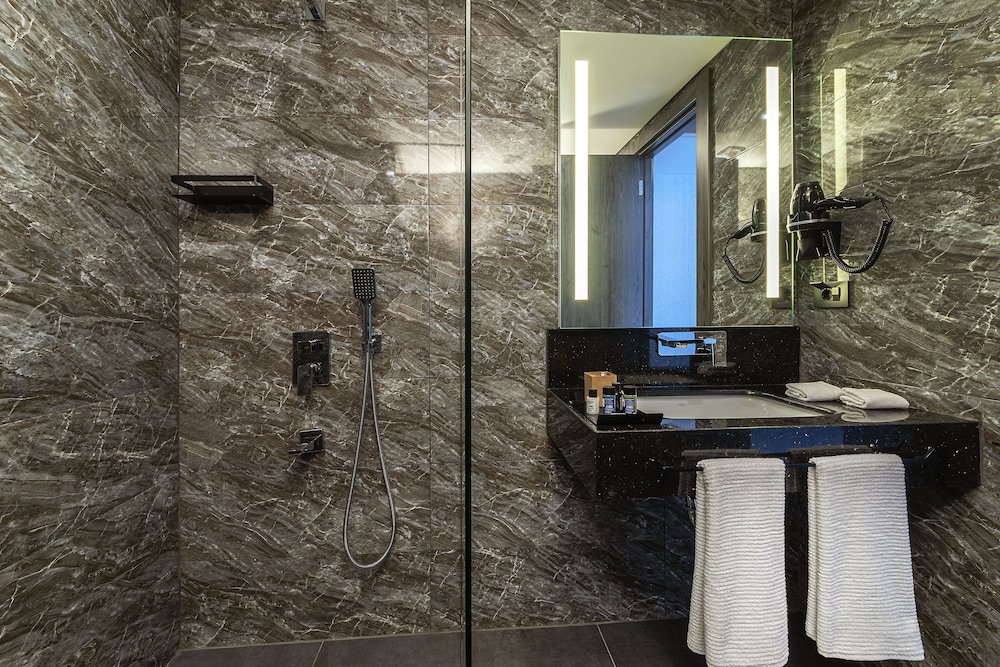 Available room
