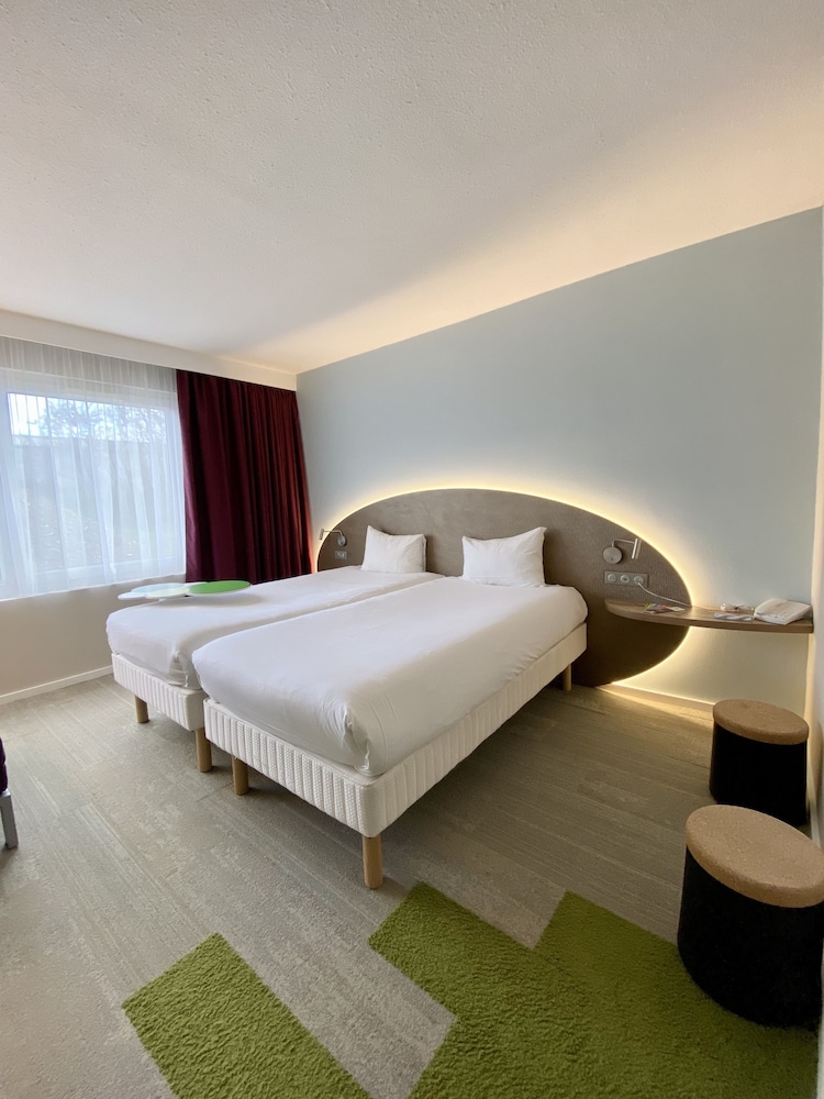 Standard Room, 2 Twin Beds photo 2