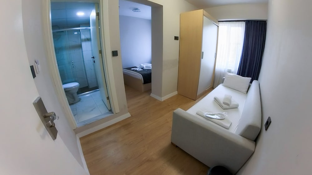 Deluxe Room - Photo 1