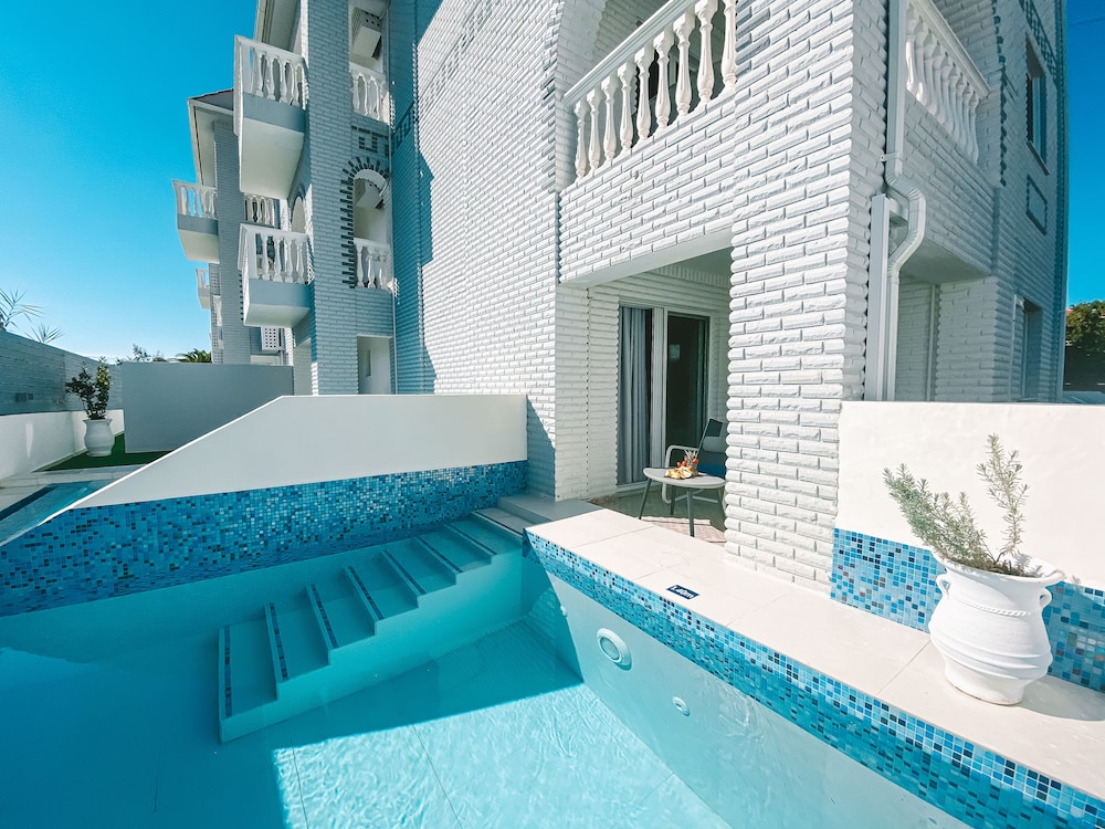 Suite, Private Pool (Master) - Photo 7