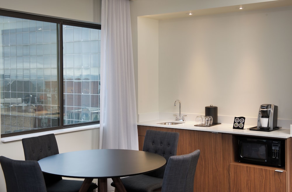 Suite, 1 Bedroom, Corner (Mobility Accessible, Tub), photo 6