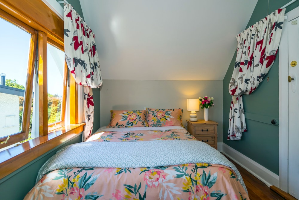Sun Flower Suite photo 1