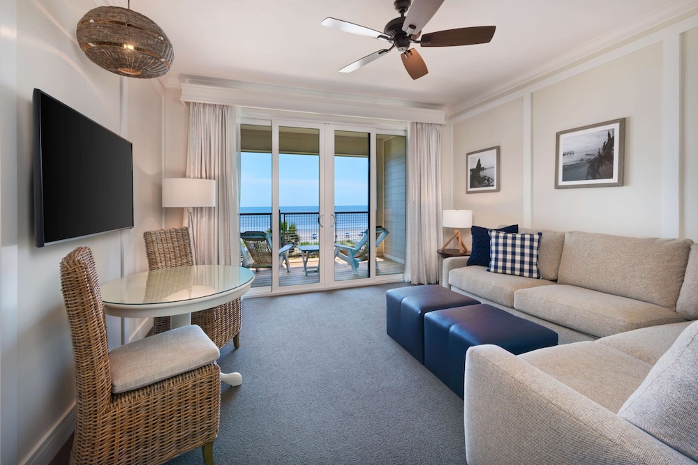 Club Suite, 1 King Bed with Sofa bed (Club Floor Ocean Club) photo 3