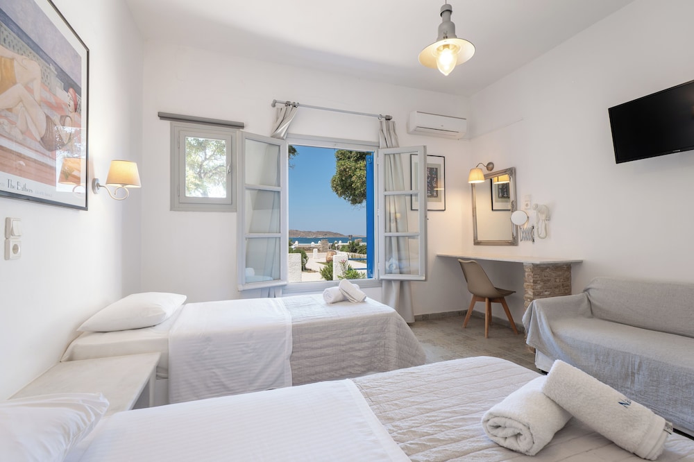 Superior Two-Bedroom Apartment with Sea View (Max 4pax)