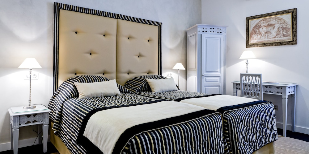 Superior Double or Twin Room - Photo 8