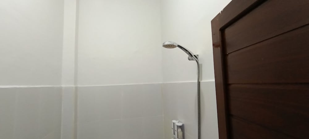 Standard Double Room - Photo 11