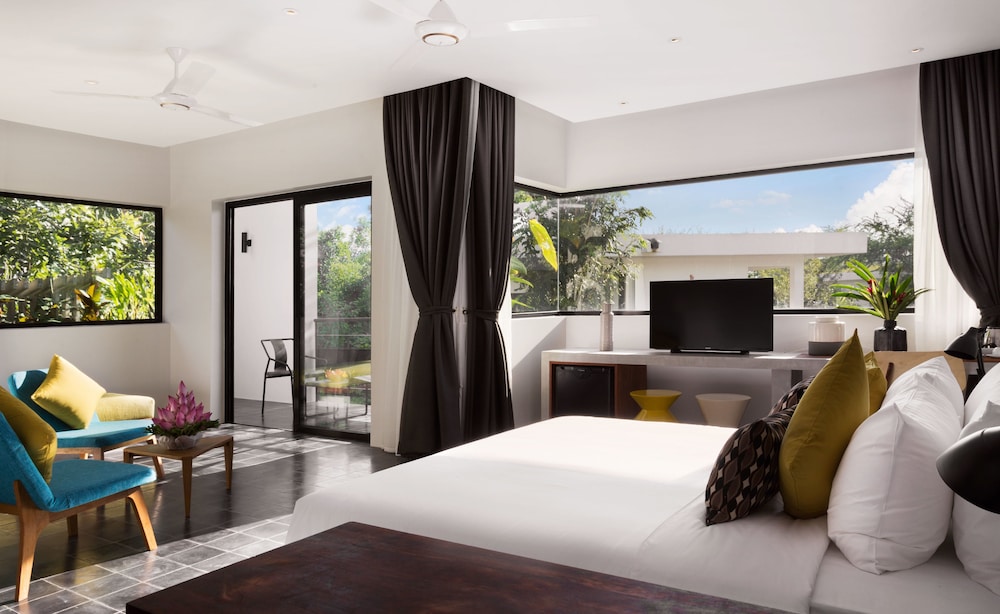 Jacuzzi Suite, 1 Queen Bed, Non Smoking photo 2