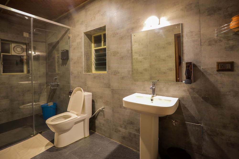 Room - Photo 8