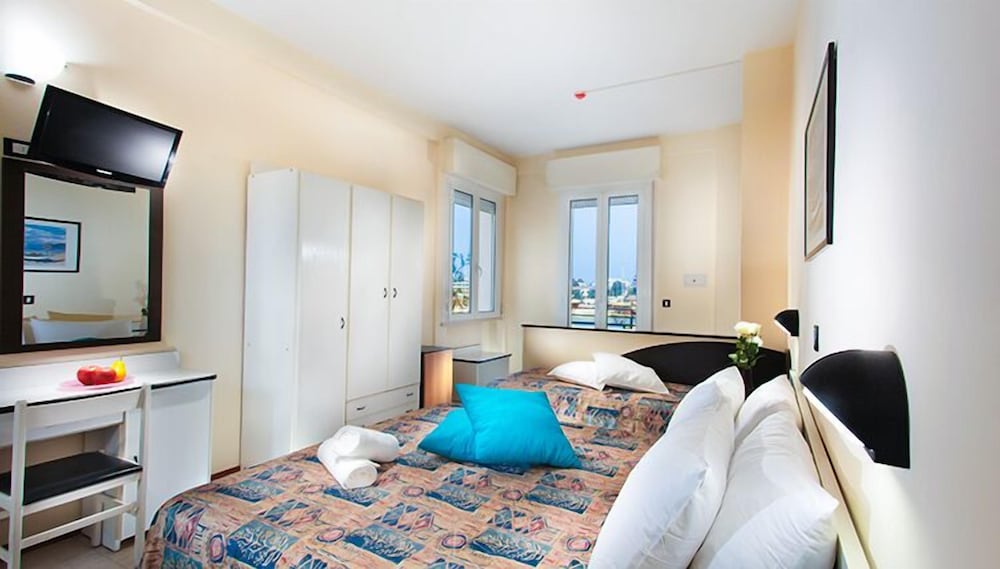 Triple Room, City View photo 2