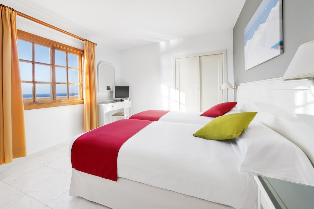 Apartment, 2 Bedrooms (3 adults and 1 child) photo 2