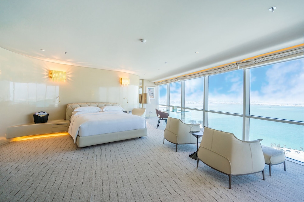 Royal Suite photo 2