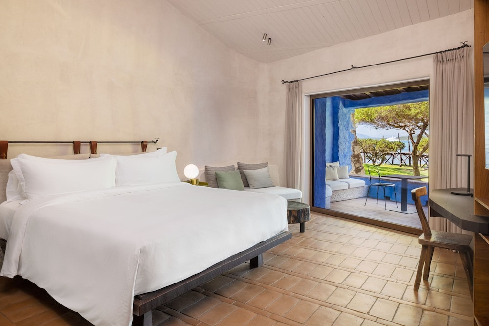 Deluxe Room, 1 King Bed, Garden Access, Garden View (Design, Original Wing)