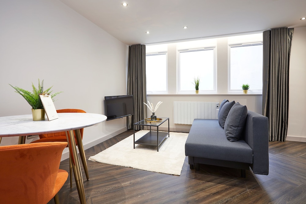 Deluxe Suite - Photo 5