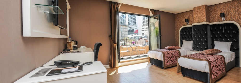 Superior Twin Room, Balcony photo 1