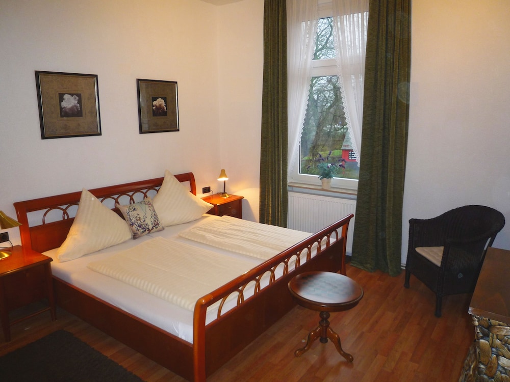 Basic Double Room