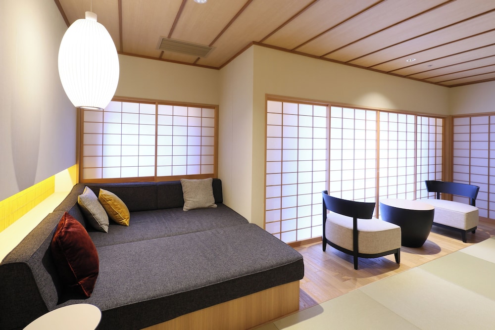 Modern Japanese-Western-Style Room (Ryukyu Tatami+ Twin Beds / 60sqm)  Tokiwada, Non Smoking photo 1