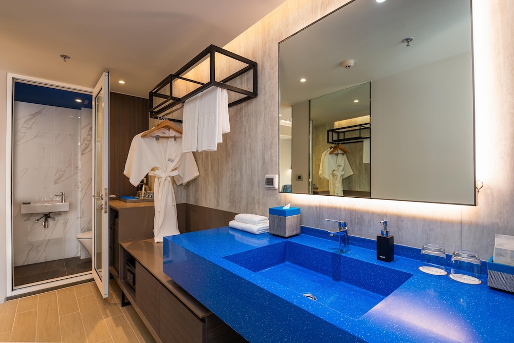 Grand Deluxe City View Twin Room photo 3