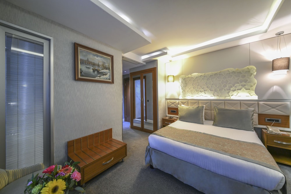 Deluxe Family Suite photo 2