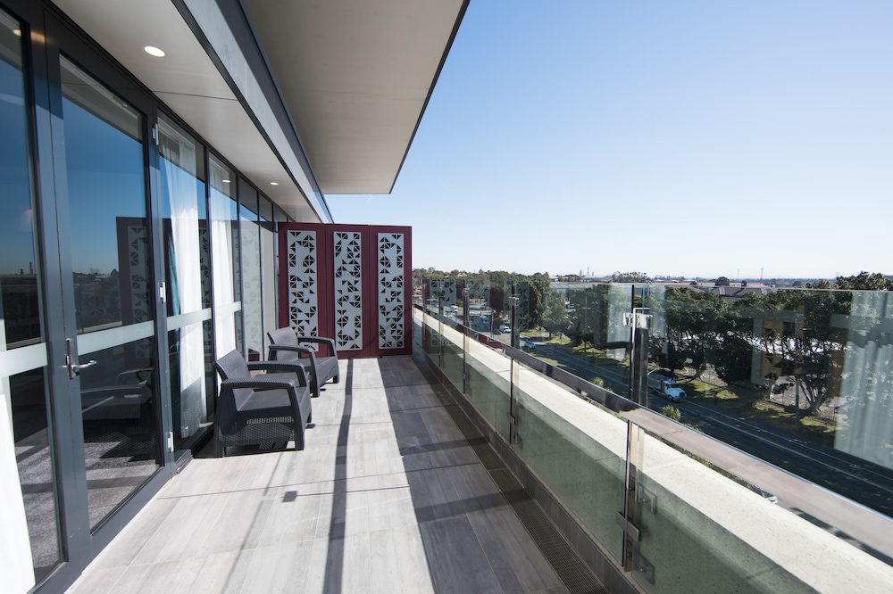 Superior King Balcony photo 3
