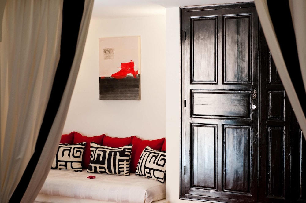Suite - Photo 2