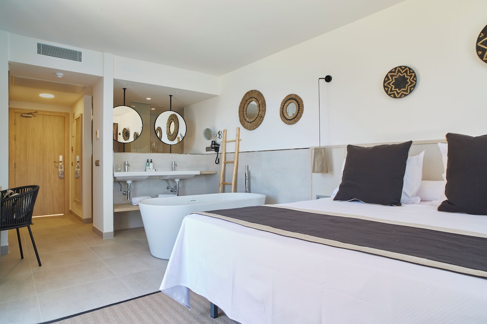Inspire Adults, Sea View (2 Adults) photo 2