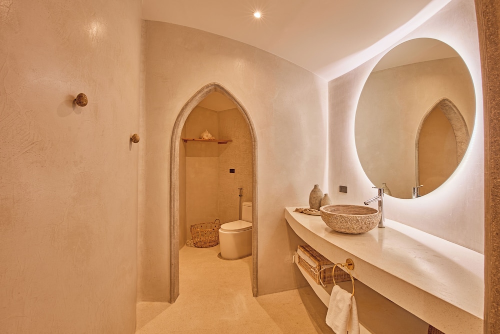 King Suite Room - Photo 5