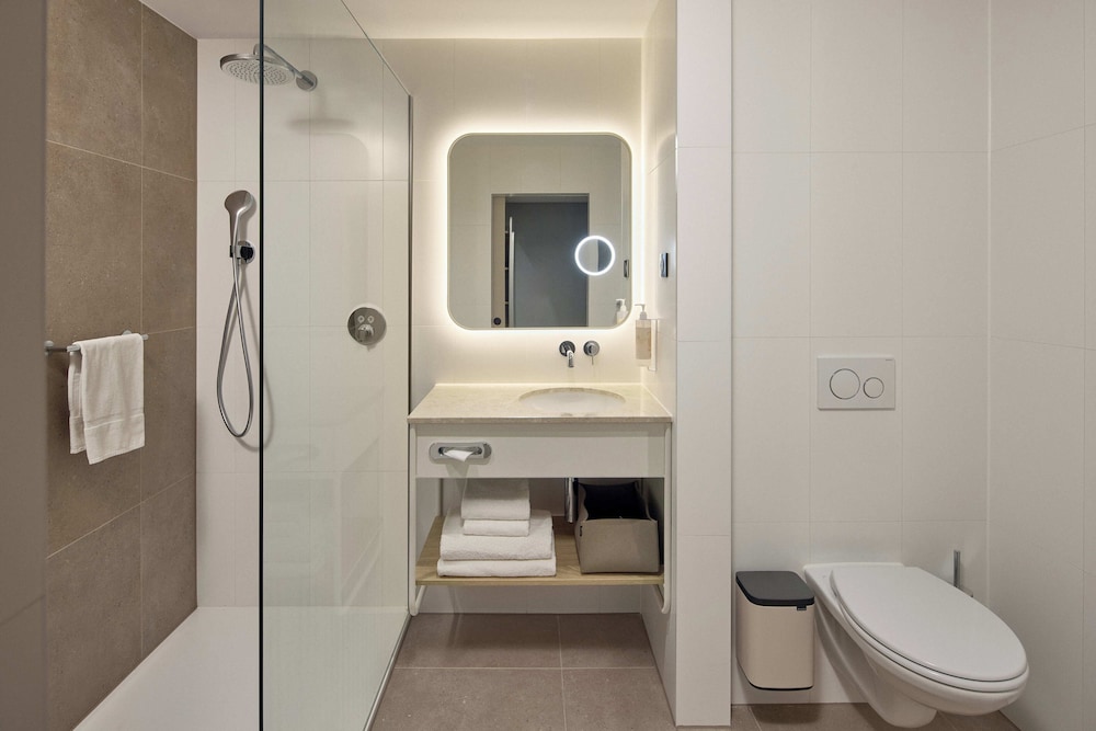 Deluxe Double Room - Photo 7