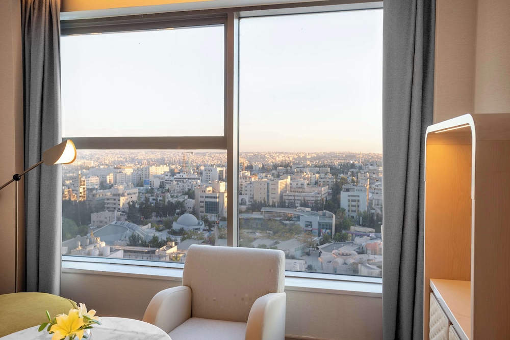 Club Signia Room, 1 King Bed, City View photo 1