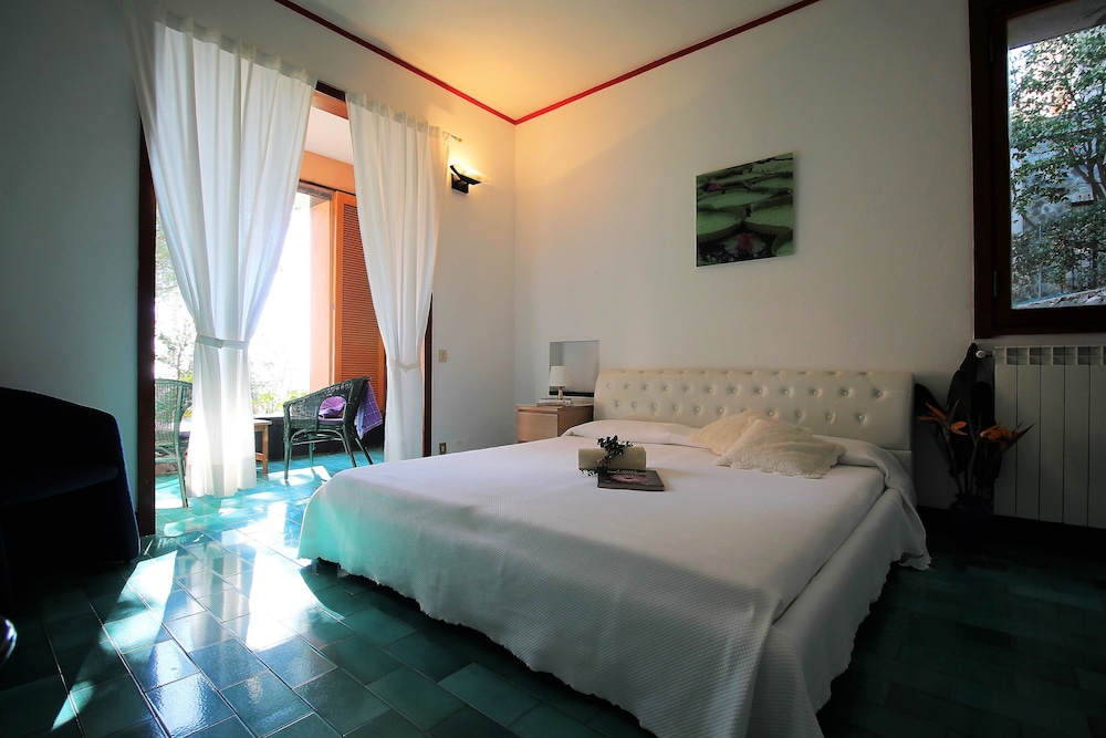 House, 2 Bedrooms