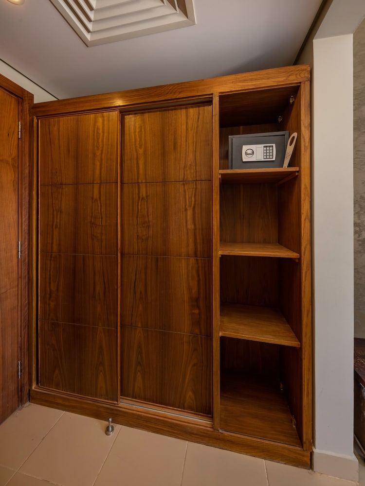 Superior Room, Multiple Beds, City View photo 2