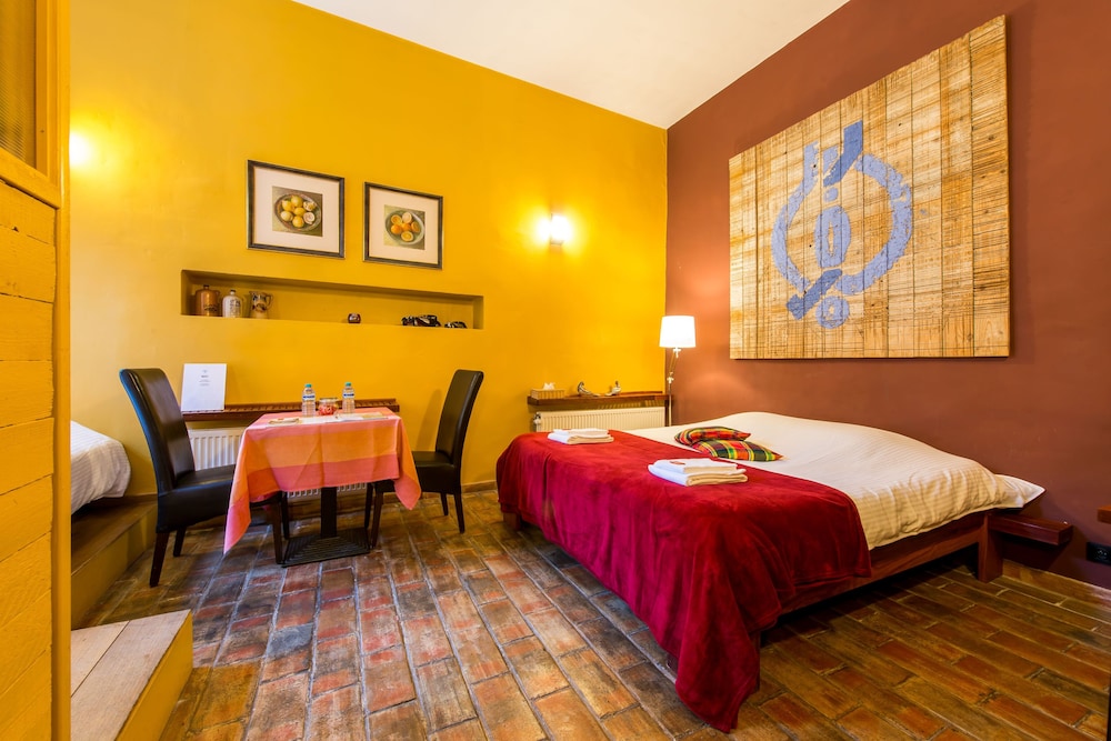 Deluxe Room, 1 Queen Bed, Non Smoking, City View