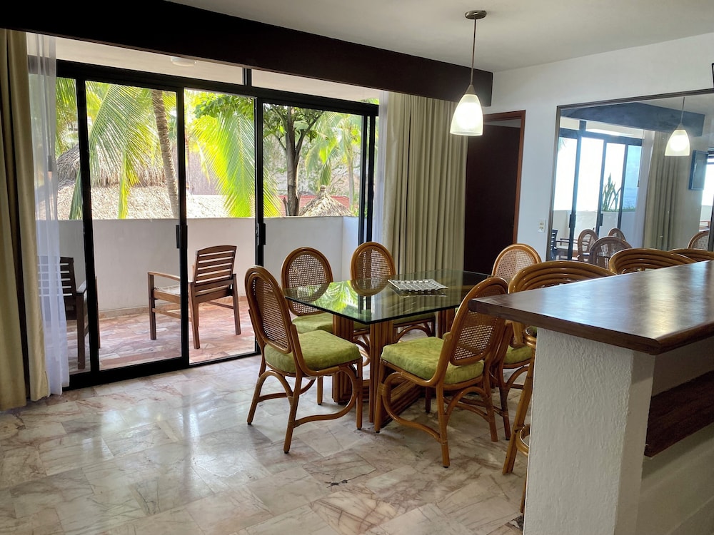 Family Suite with 2 bedrooms and Large Terrace Oceanfront - Photo 5